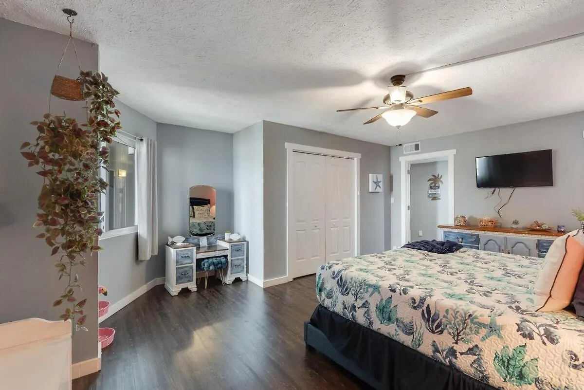 Moondrifter 804 - Sleeps 6 - 2 Bedroom 2 Ba With Bunks Panama City Beach USA