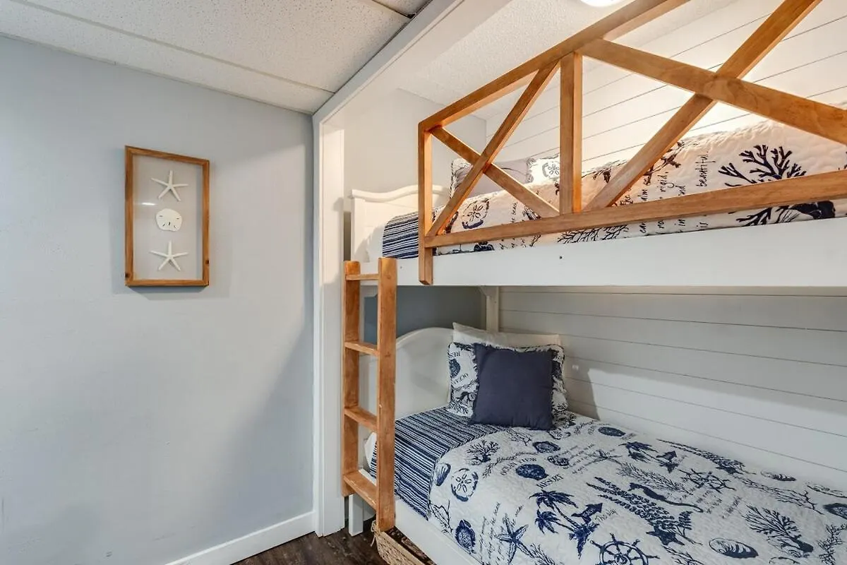 Отель Moondrifter 804 - Sleeps 6 - 2 Bedroom 2 Ba With Bunks Панама-Сити